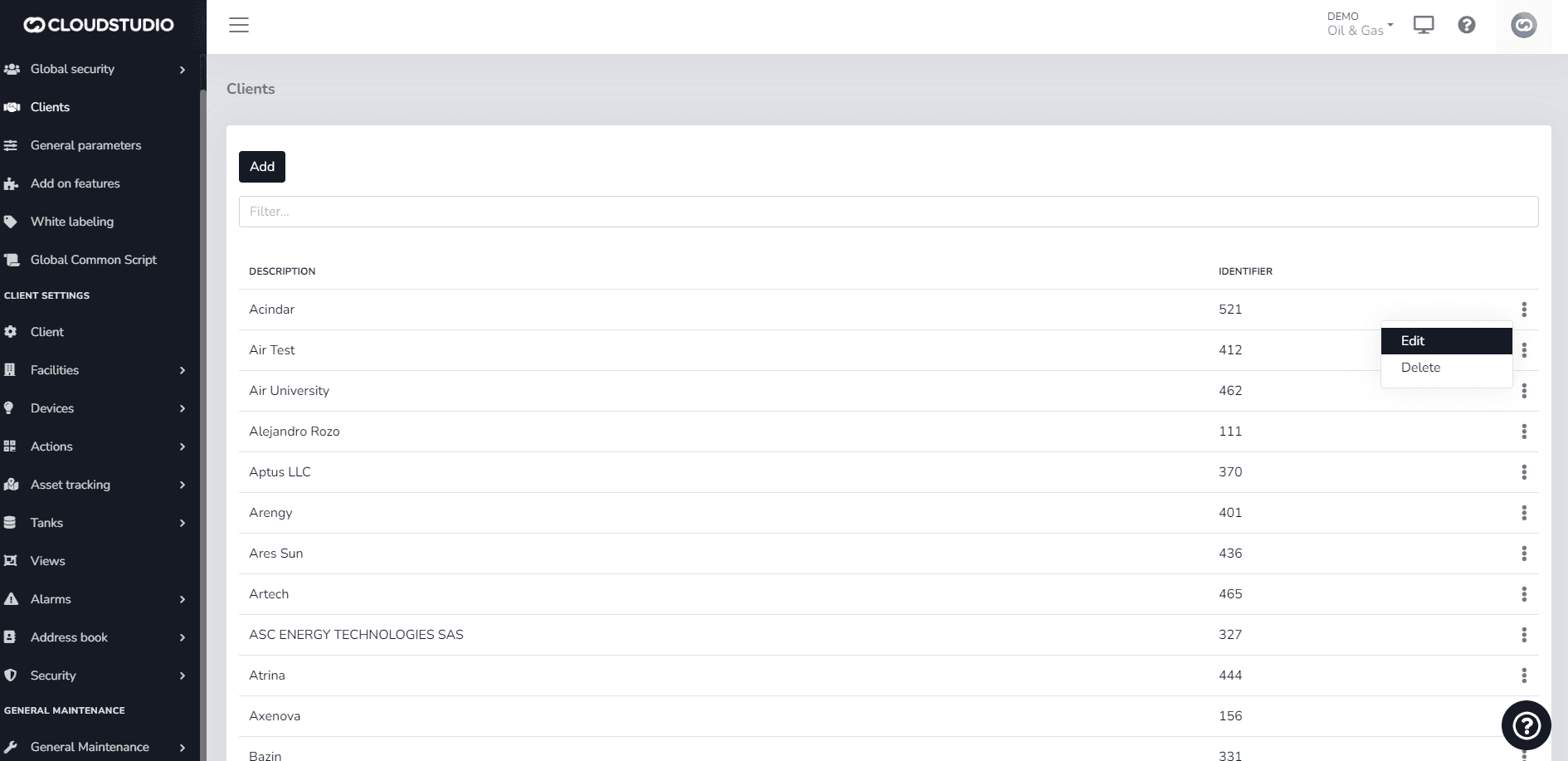 Liste des clients avec le menu d'options ouvert pour modifier ou supprimer